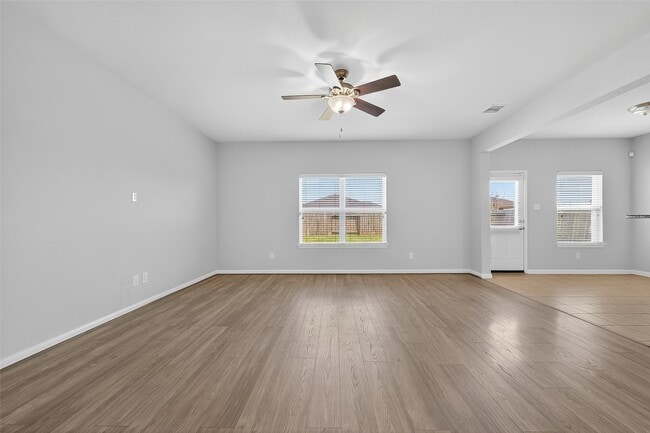 Building Photo - 5119 Harbor Palm Dr