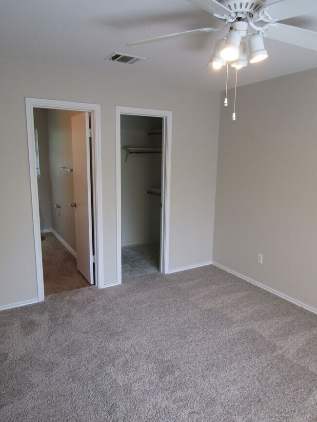 Building Photo - 8508 Apple Carrie Cove