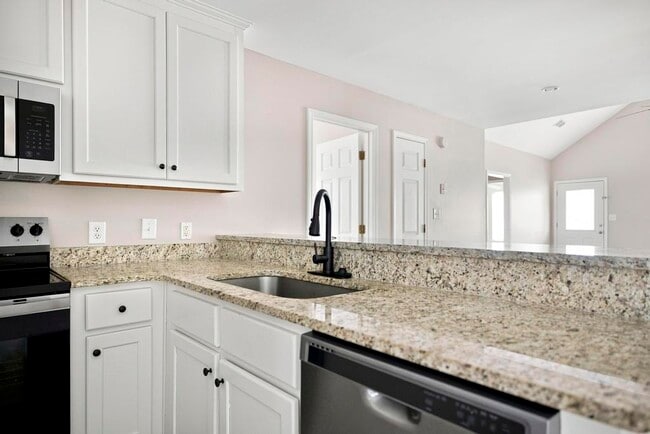 Building Photo - 104 Cello Ln