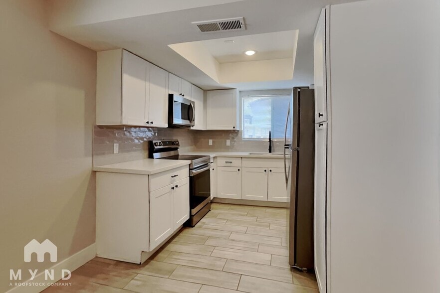 Building Photo - 4561 W Boca Raton Rd