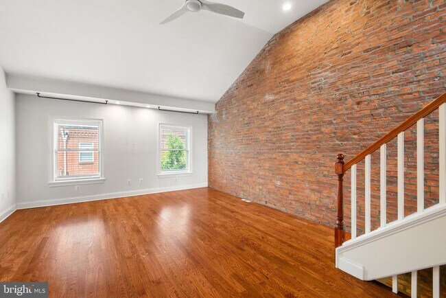 Building Photo - 751 S Marvine St