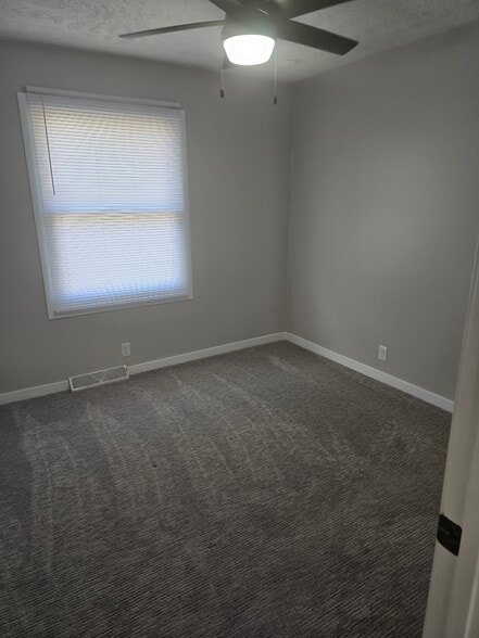 Bedroom 3 - 4923 Robin Drive