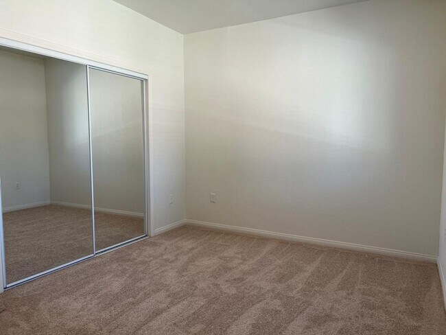 Building Photo - Gault For Rent