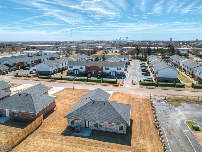 Building Photo - Turnkey 3-Bedroom Home in NW OKC – Perfect for Pets!