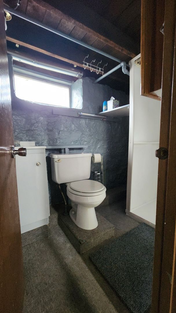 Building Photo - Updated North Side Home