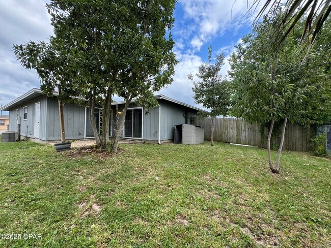 Building Photo - 2538 Johnson Dr
