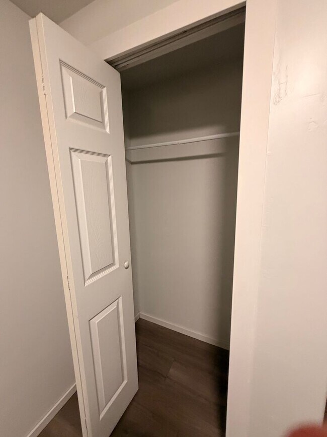 Building Photo - Beautiful 6 Bedroom/3.5 Bath Home in Springville!