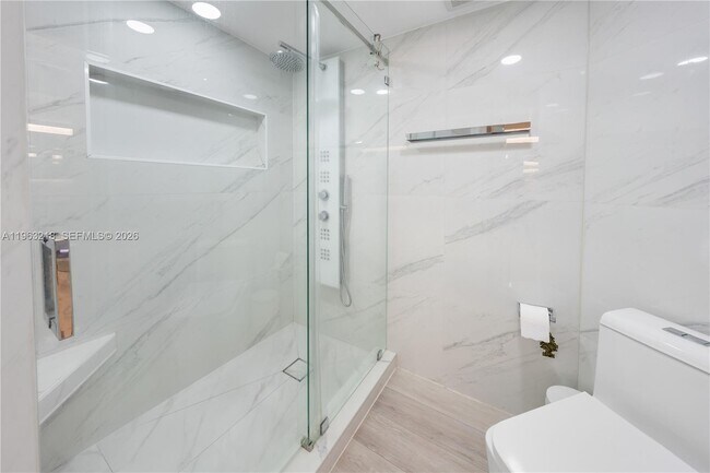 Building Photo - 3530 Mystic Pointe Dr