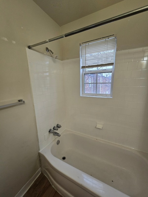 Building Photo - 1707 Chicago Ave