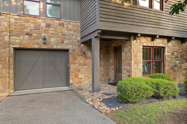 Building Photo - 2217 Seabiscuit Cv