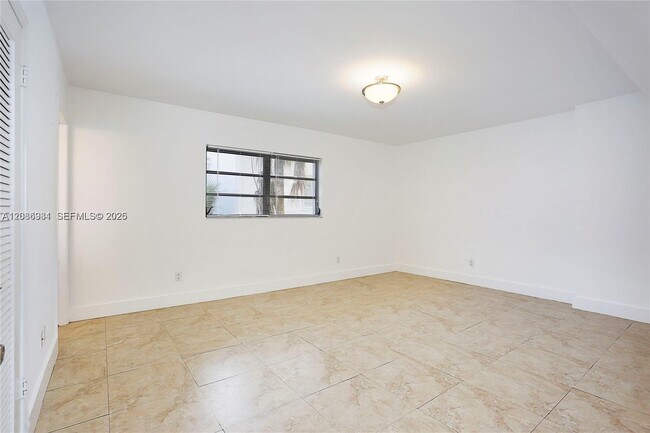 Building Photo - 1175 Campo Sano Ave