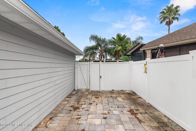 Building Photo - 4032 Lonicera Loop