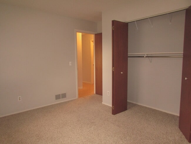 Building Photo - 3 BEDROOM + BONUS ROOOM | 2 BATH | HOUSE |...