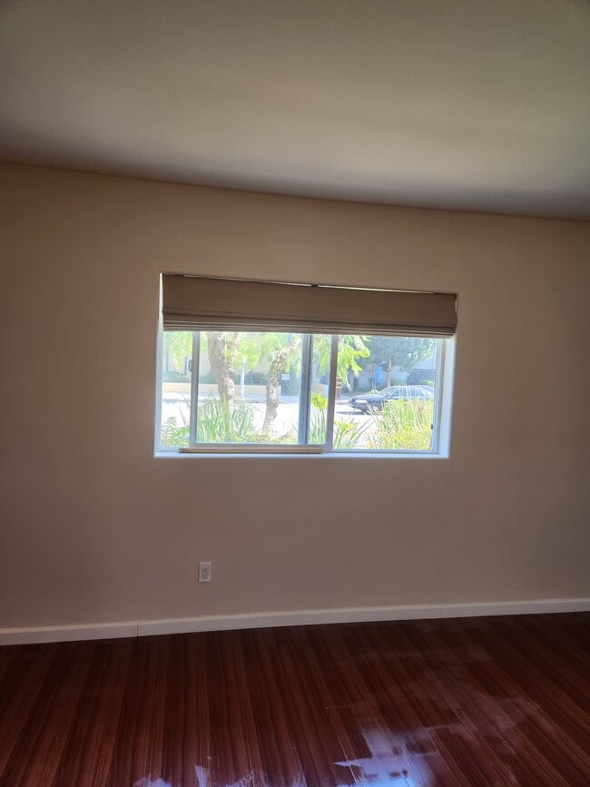 Building Photo - 4921 Kester Ave