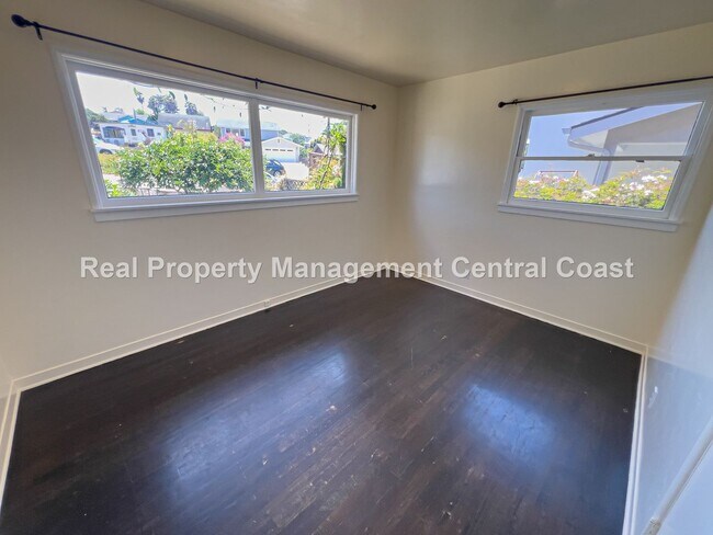Building Photo - AVAILABLE AUGUST - Charming Morro Bay Home...