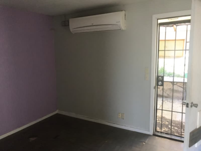 Building Photo - 0000 G