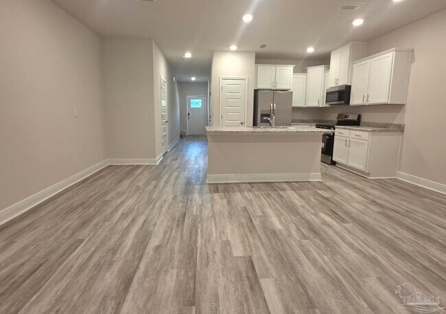 Building Photo - 1306 Leeway Dr