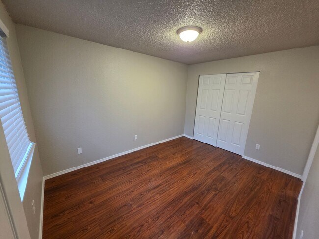 Building Photo - 17416-17418 8TH AVE CT E