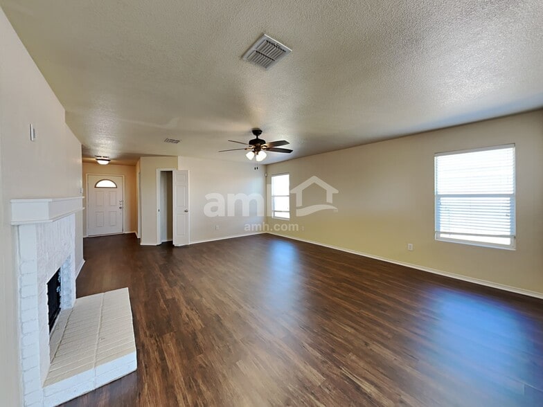 Building Photo - 1424 Evergreen St