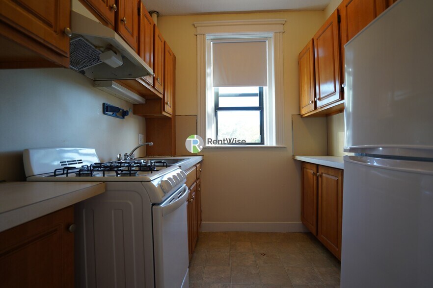 Building Photo - 1152 Commonwealth Ave