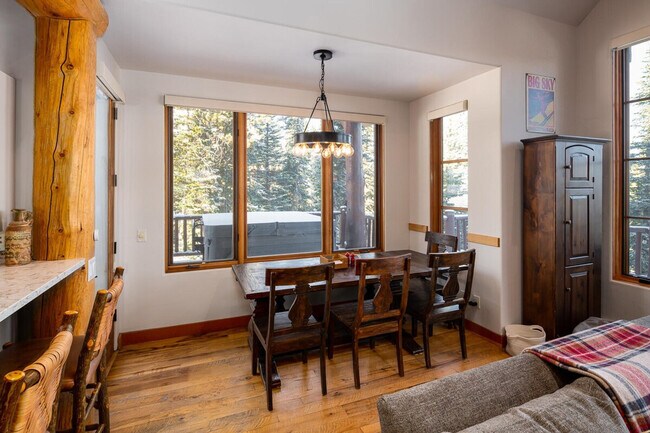 Building Photo - 7 Gambler Dr