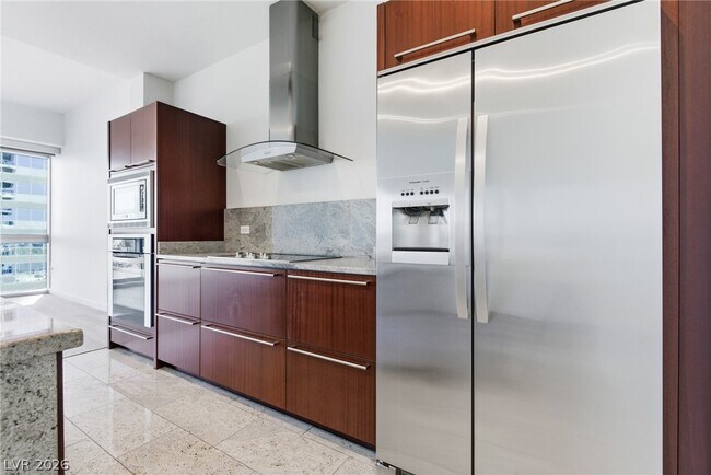 Building Photo - 4471 Dean Martin Dr