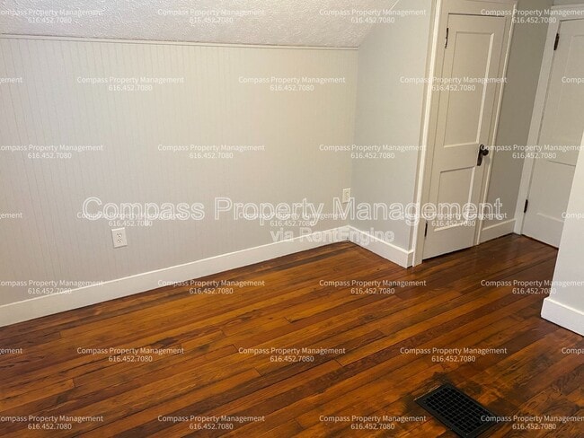 Building Photo - 1462 Walker Ave NW
