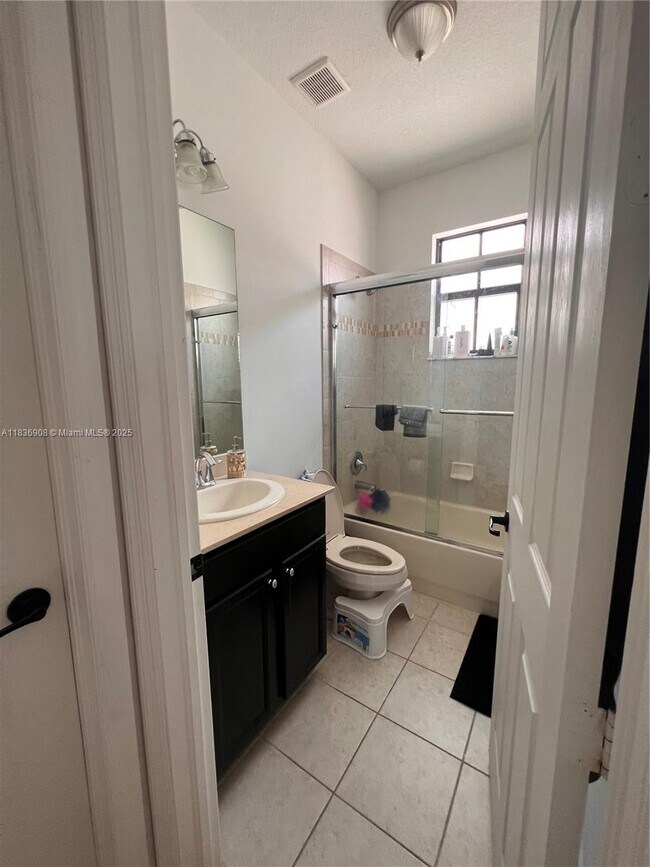Building Photo - 8378 NW 39th Ct