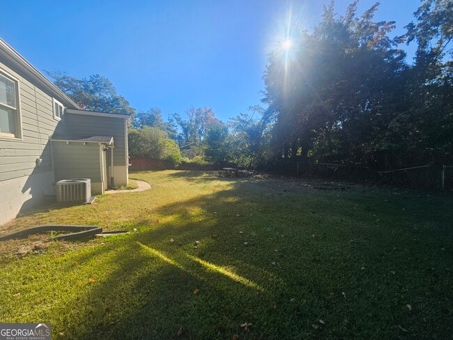 Building Photo - 68 Fourth St Ext