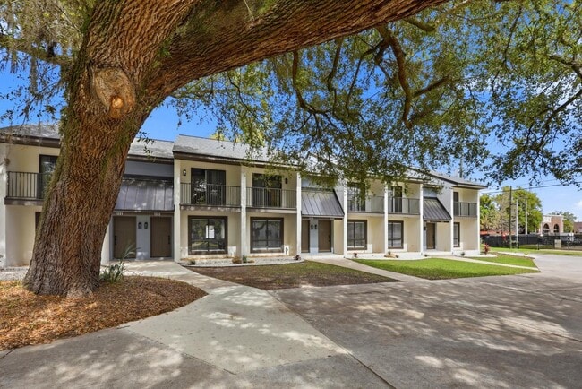 Building Photo - 1331 Cedar St