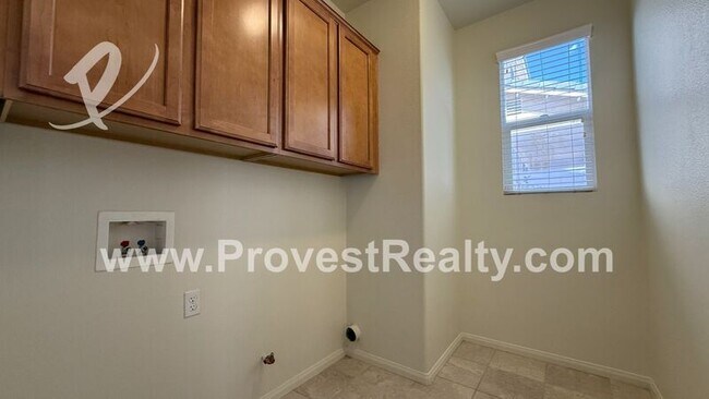 Building Photo - 15847 Barrel Cactus Ln