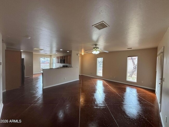 Building Photo - 5342 S San Pedro Ave