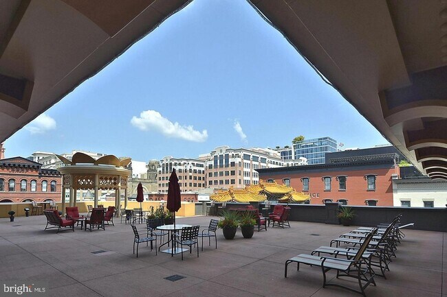Building Photo - 777 7th St NW