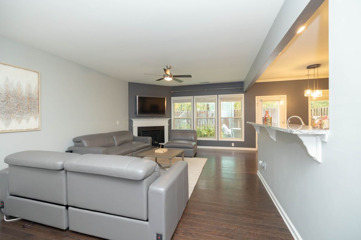 Building Photo - 7245 Heritage Oak Ct