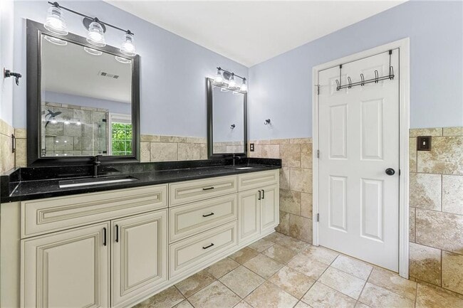 Building Photo - 7260 Foxberry Ct
