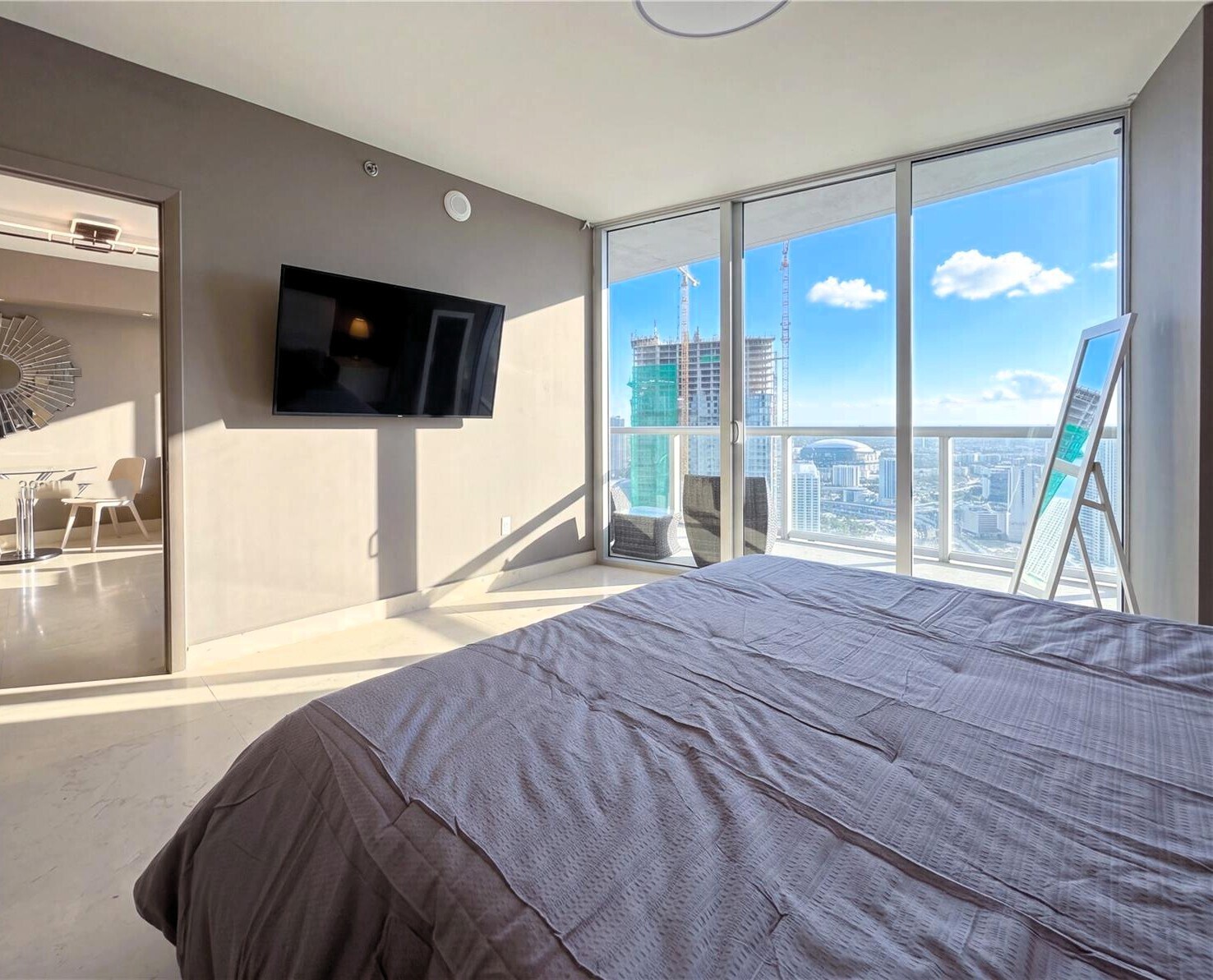Building Photo - 465 Brickell Ave