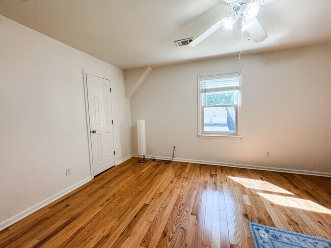 Building Photo - 138 Wood Creek Dr