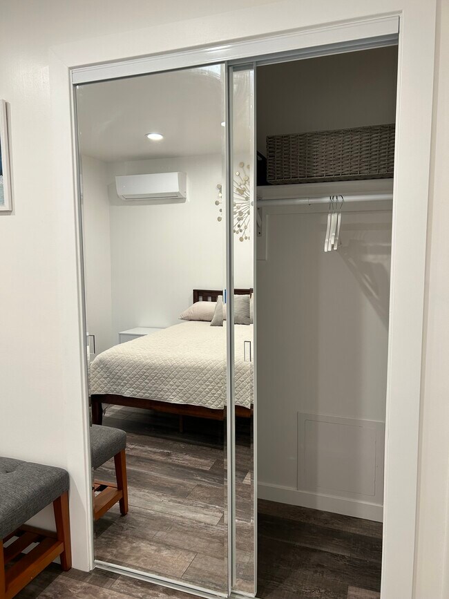 Sliding mirror door - 5032 Lincoln Ave