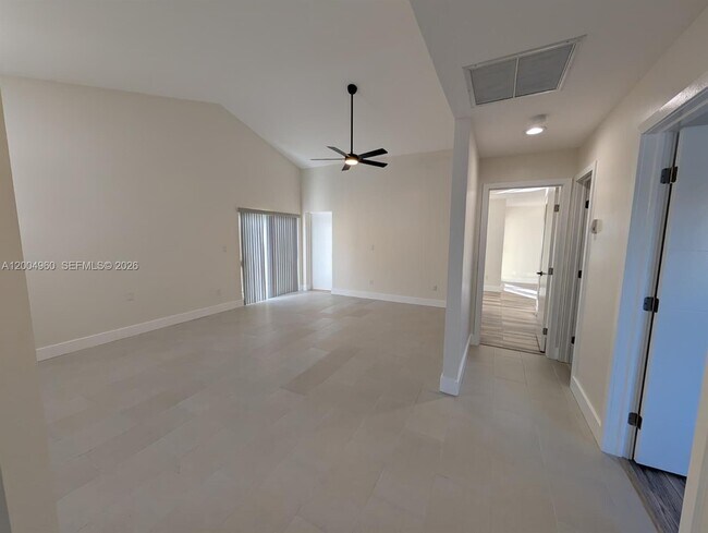 Building Photo - 640 SW 113th Terrace