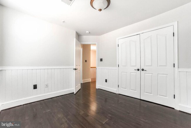 Building Photo - 3100 Esser Pl