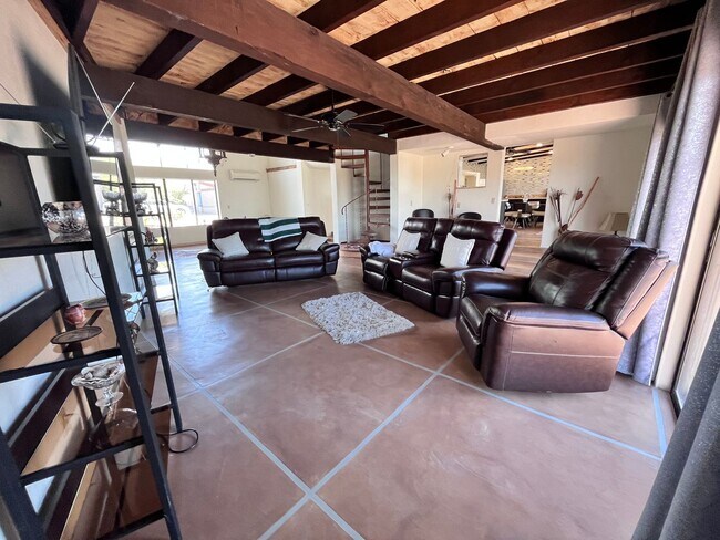 Building Photo - Catalina Foothills- 3 bedroom/ 3 bathroom ...
