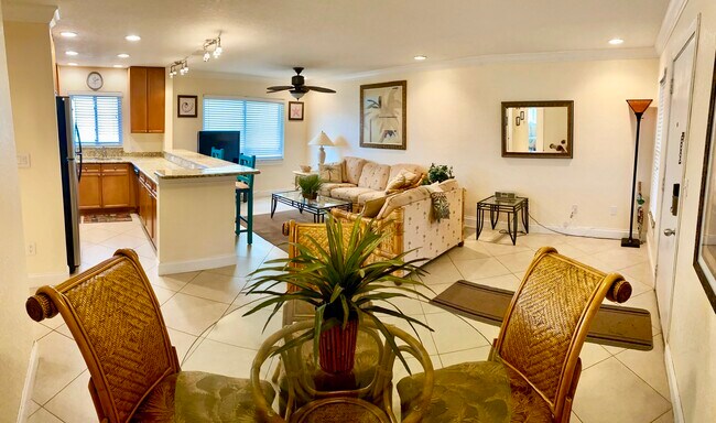 Building Photo - 9060 Blind Pass Rd