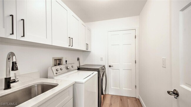 Building Photo - 3123 SE 22nd Pl