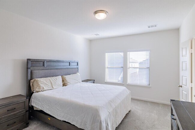 Building Photo - 317 Langhorne Bnd