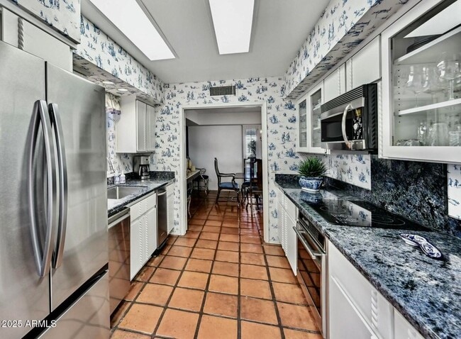 Building Photo - 8733 E Vía De Viva