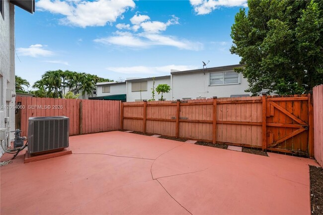 Building Photo - 6929 SW 110th Ave