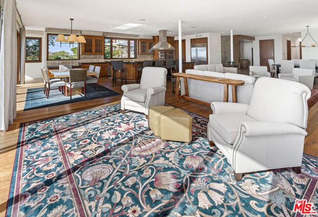 Building Photo - 1120 El Medio Ave