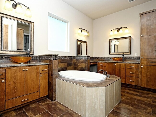 Building Photo - 3001 Noack Dr