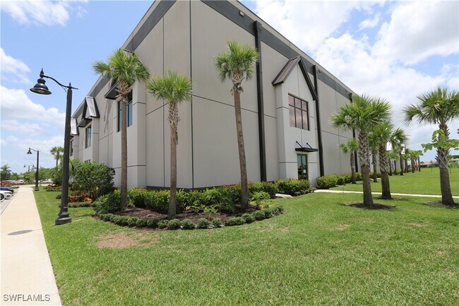 Building Photo - 18293 Ridgeline Dr