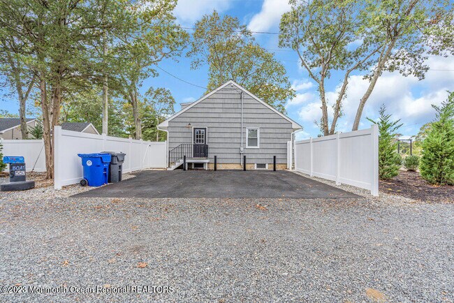 Building Photo - 557 Mantoloking Rd